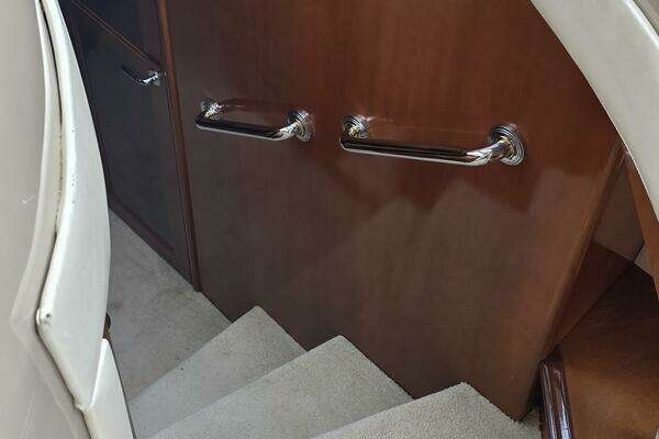 Carver Voyager Yacht For Sale