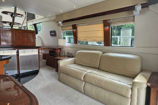 Carver Voyager Yacht For Sale