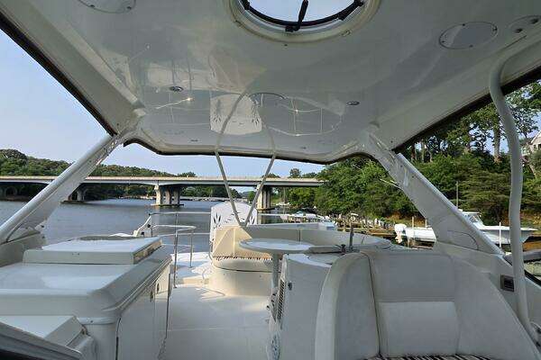 Carver Voyager Yacht For Sale