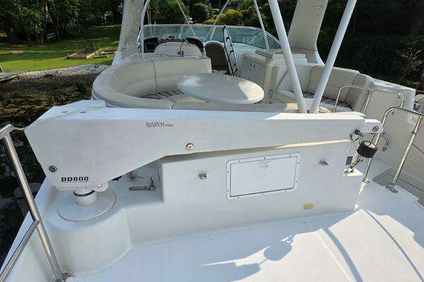Carver Voyager Yacht For Sale