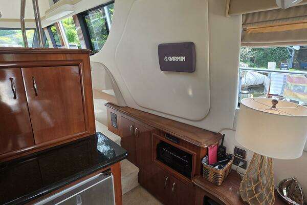 Carver Voyager Yacht For Sale