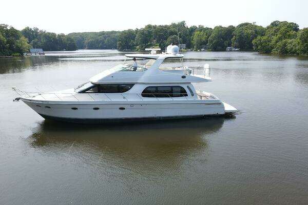 Carver Voyager Yacht For Sale