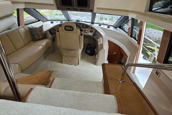 Carver Voyager Yacht For Sale