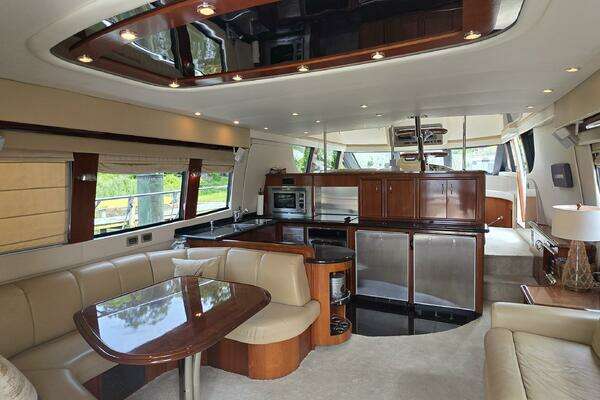 Carver Voyager Yacht For Sale