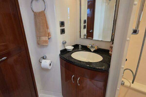 Carver Voyager Yacht For Sale