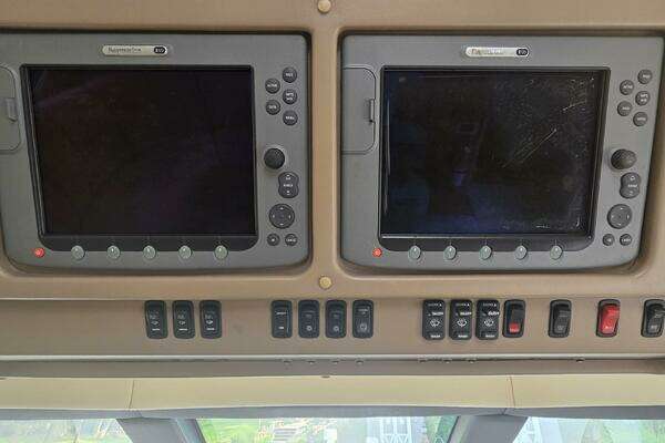 Carver Voyager Yacht For Sale