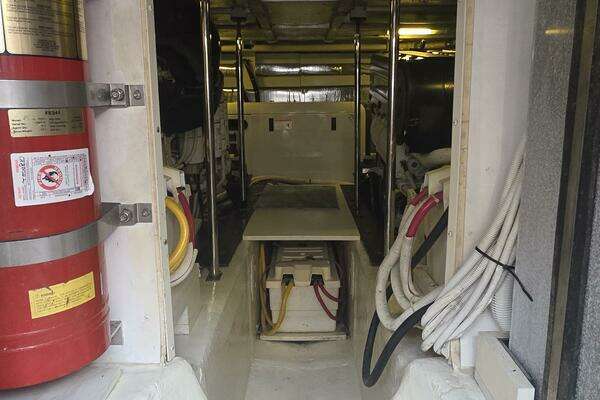 Carver Voyager Yacht For Sale