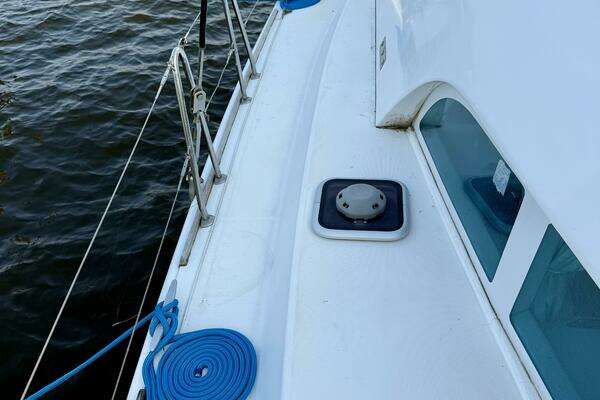 Photo of the 2004 Lagoon 380 "Wander Cat"