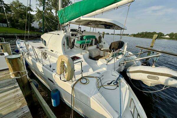 Photo of the 2004 Lagoon 380 "Wander Cat"