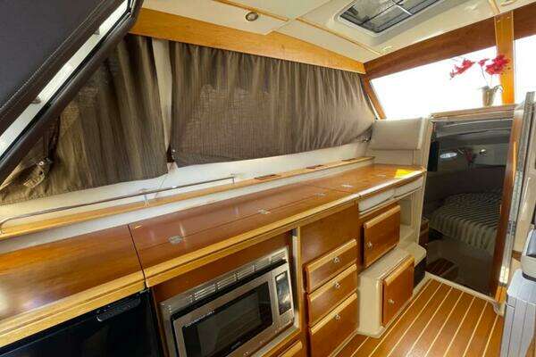 Cutwater 30 CB LE Yacht For Sale