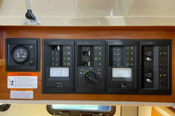 Cutwater 30 CB LE Yacht For Sale