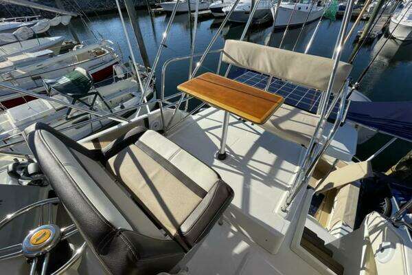 Cutwater 30 CB LE Yacht For Sale