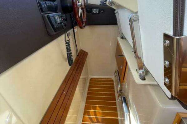 Cutwater 30 CB LE Yacht For Sale