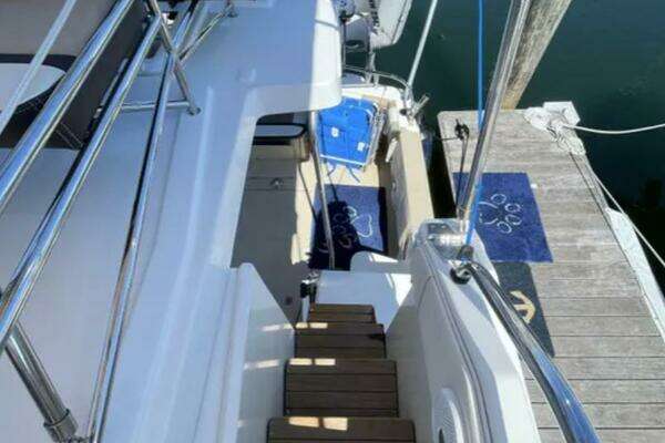 Cutwater 30 CB LE Yacht For Sale
