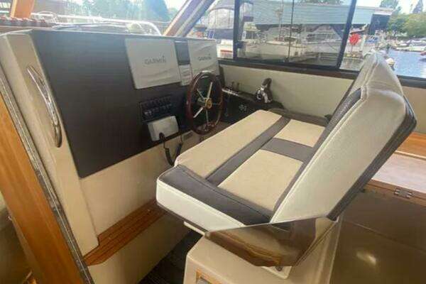 Cutwater 30 CB LE Yacht For Sale
