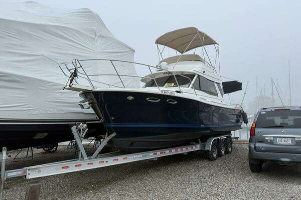 Cutwater 30 CB LE Yacht For Sale