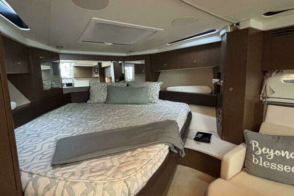 Sea Ray 350 Sundancer Yacht For Sale