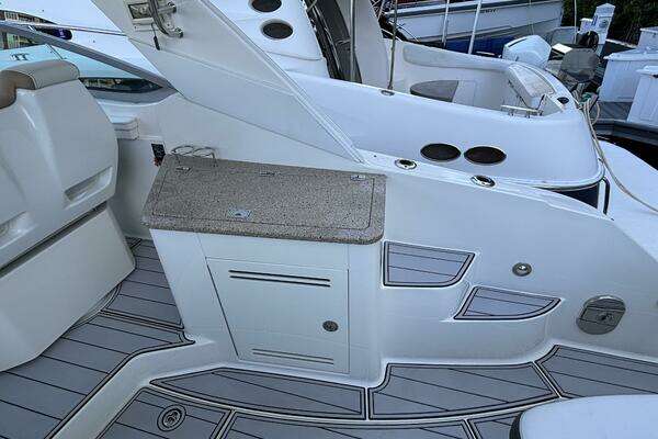 Sea Ray 350 Sundancer Yacht For Sale