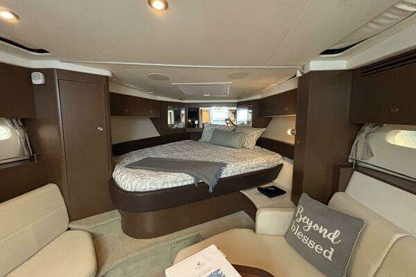 Sea Ray 350 Sundancer Yacht For Sale