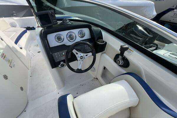2012 Sea Ray 24