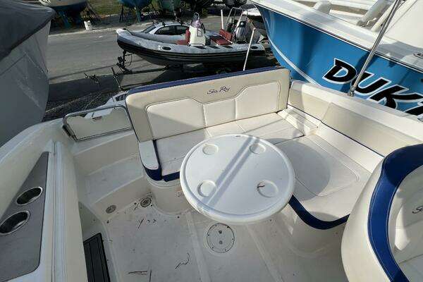 2012 Sea Ray 24