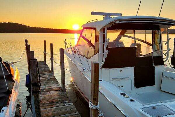 Boston Whaler 325 Conquest Yacht For Sale