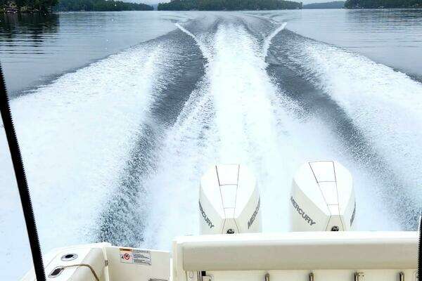 Boston Whaler 325 Conquest Yacht For Sale