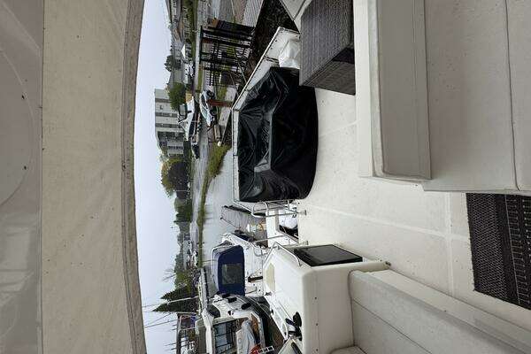 Meridian  Yacht For Sale