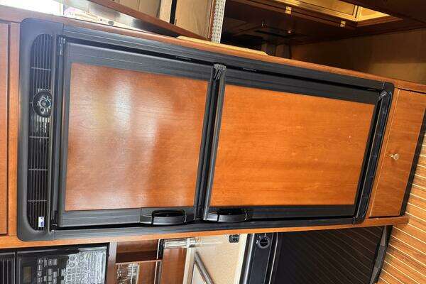 Meridian  Yacht For Sale