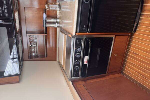 Meridian  Yacht For Sale