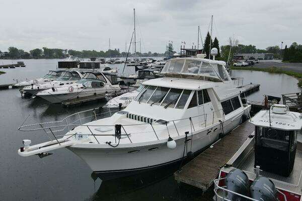 Meridian  Yacht For Sale
