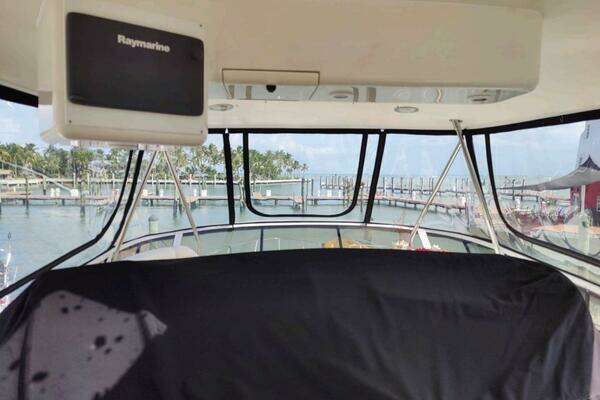 Sea Ray 560 Sedan Bridge Yacht For Sale