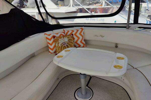 Sea Ray 560 Sedan Bridge Yacht For Sale