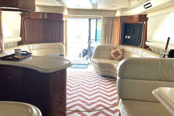Sea Ray 560 Sedan Bridge Yacht For Sale