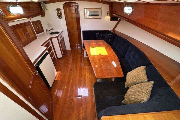 Morris Wolf Class 44 Yacht For Sale