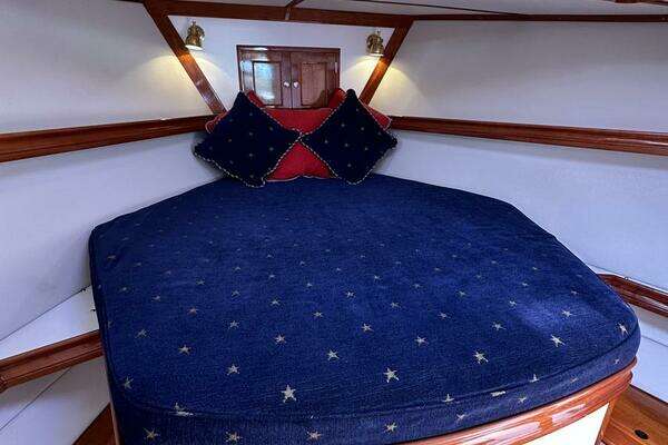 Morris Wolf Class 44 Yacht For Sale