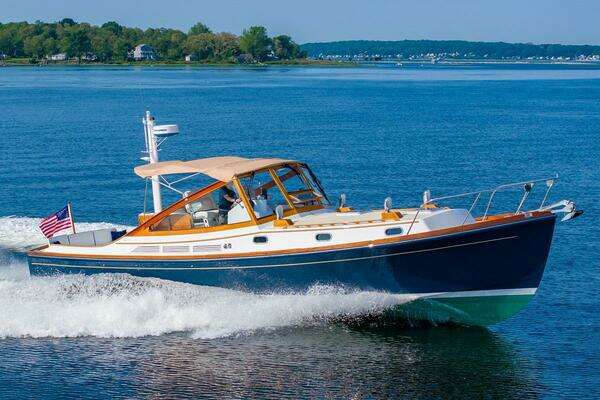Morris Wolf Class 44 Yacht For Sale
