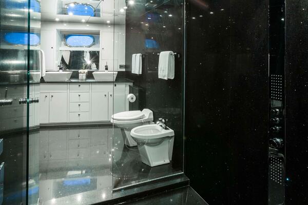 UNBRIDLED 116ft Westport   Crescent Yacht For Sale