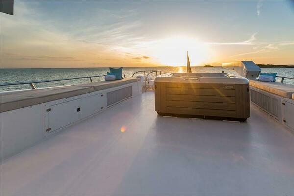 UNBRIDLED 116ft Westport   Crescent Yacht For Sale