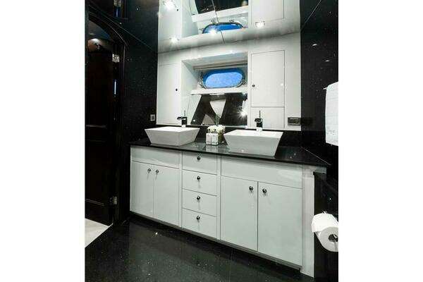 Westport - Crescent Semi-Displacement Yacht For Sale
