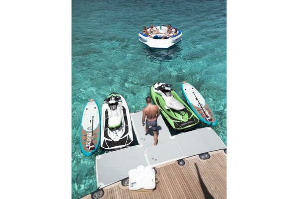 UNBRIDLED 116ft Westport   Crescent Yacht For Sale