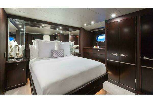 Westport - Crescent Semi-Displacement Yacht For Sale