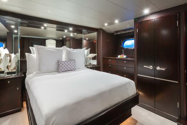 UNBRIDLED 116ft Westport   Crescent Yacht For Sale