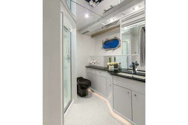 Westport - Crescent Semi-Displacement Yacht For Sale