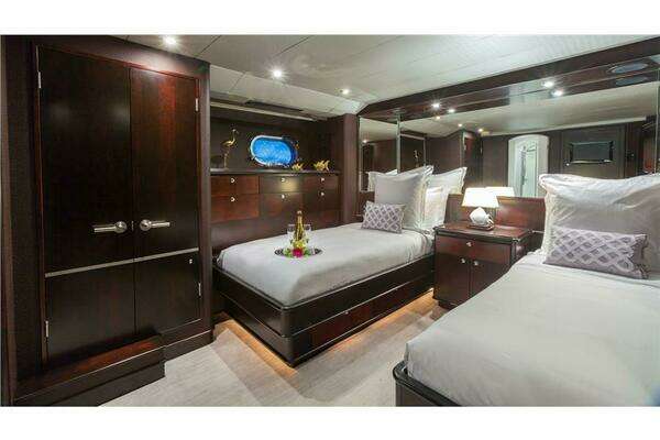 Westport - Crescent Semi-Displacement Yacht For Sale