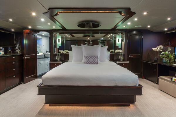 UNBRIDLED 116ft Westport   Crescent Yacht For Sale