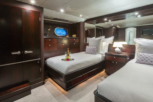 UNBRIDLED 116ft Westport   Crescent Yacht For Sale