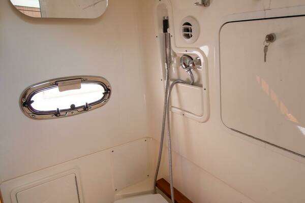 Boston Whaler 380 Outrage Yacht For Sale