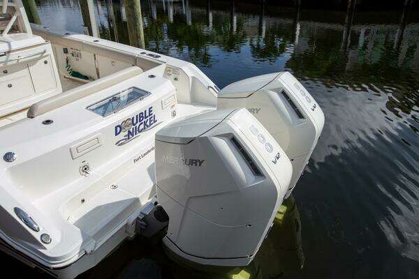 Boston Whaler 380 Outrage Yacht For Sale