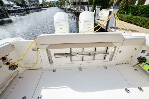 2023 Boston Whaler 38